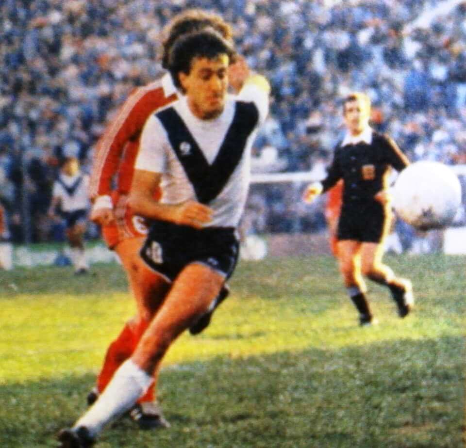 Norberto “Beto” Alonso – Match Worn – Velez Sarsfield – Torneo Nacional 1982 (Argentina) - Imagen 12