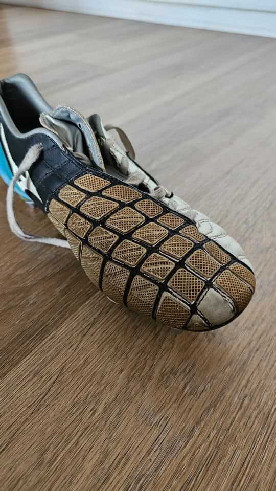 Javier Zanetti match worn boots – AFA – Amistoso FIFA - Image 9