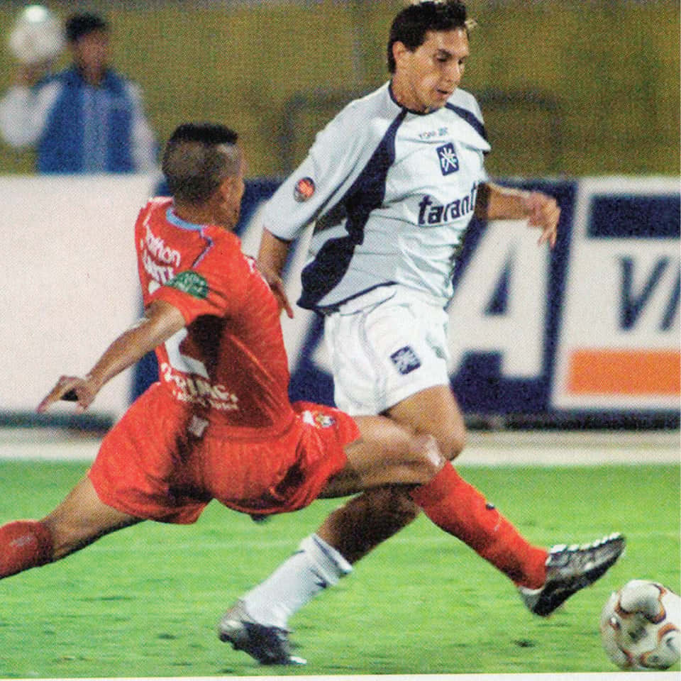 Hugo Morales match worn jersey – Independiente – Clausura 2004 - Image 15