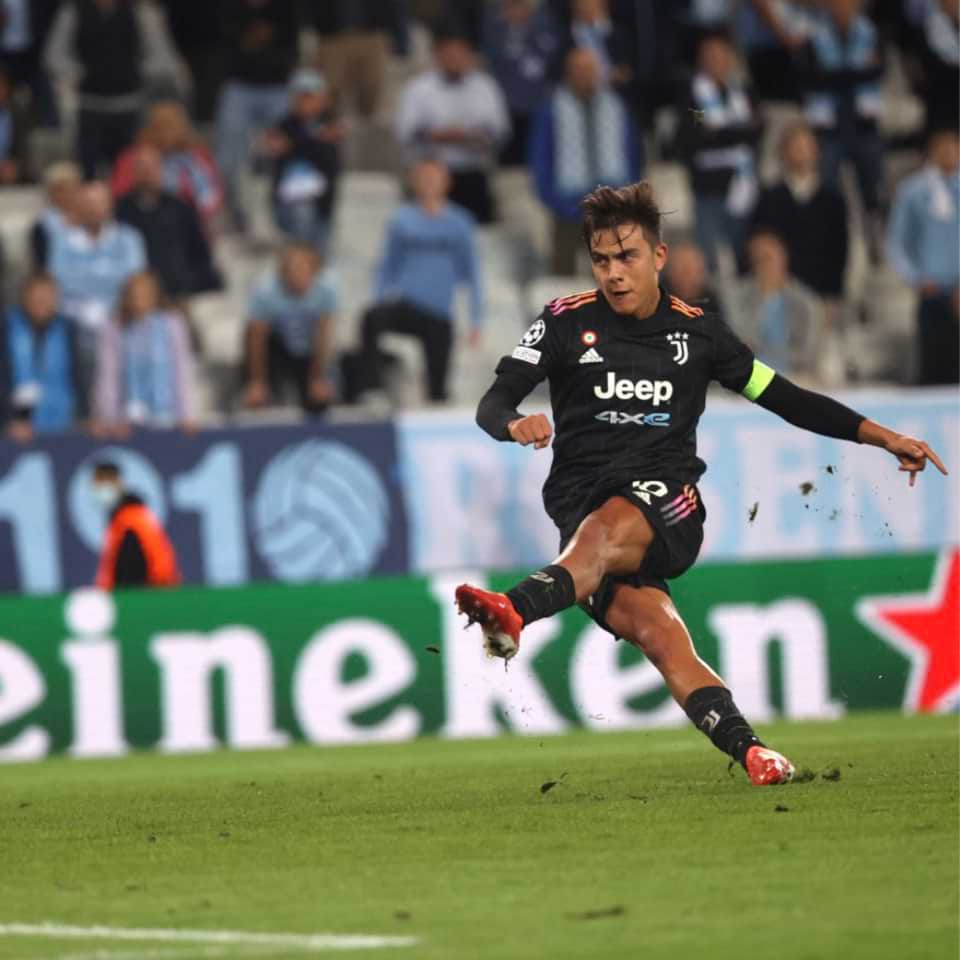 Paulo Dybala – Juventus – Match issue + Captain ribbon – Champions League 2021 - Image 18