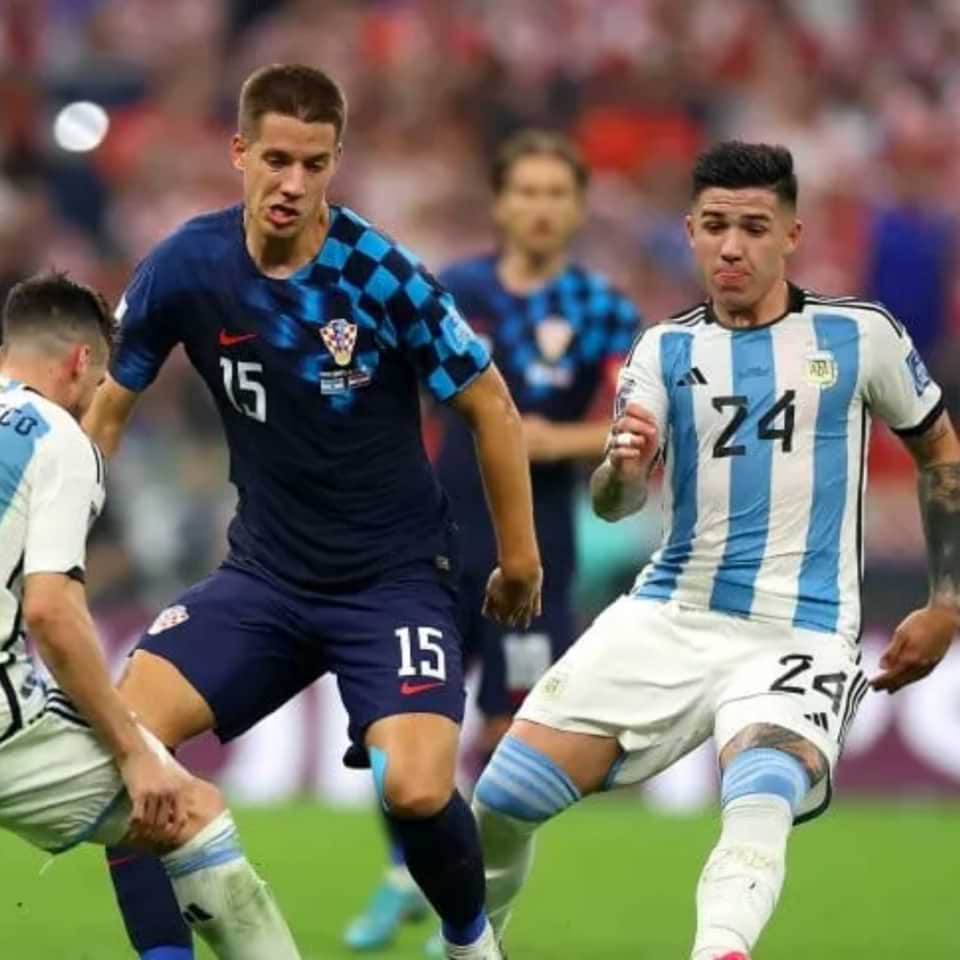 Mario Pašalić – Croatia National Team – FIFA World Cup Qatar 2022 – Semifinal - Imagen 12