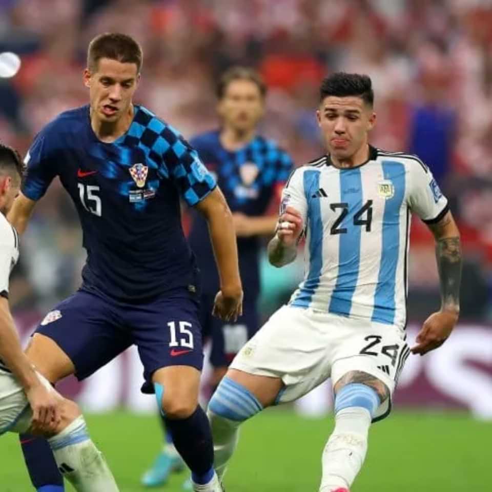 Enzo Fernandez – Argentina National Team – FIFA World Cup Qatar 2022 – Semifinal - Imagen 11