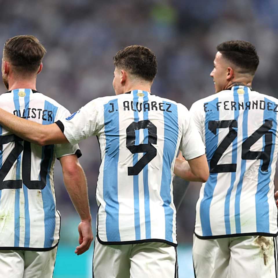 Enzo Fernandez – Argentina National Team – FIFA World Cup Qatar 2022 – Semifinal - Imagen 13