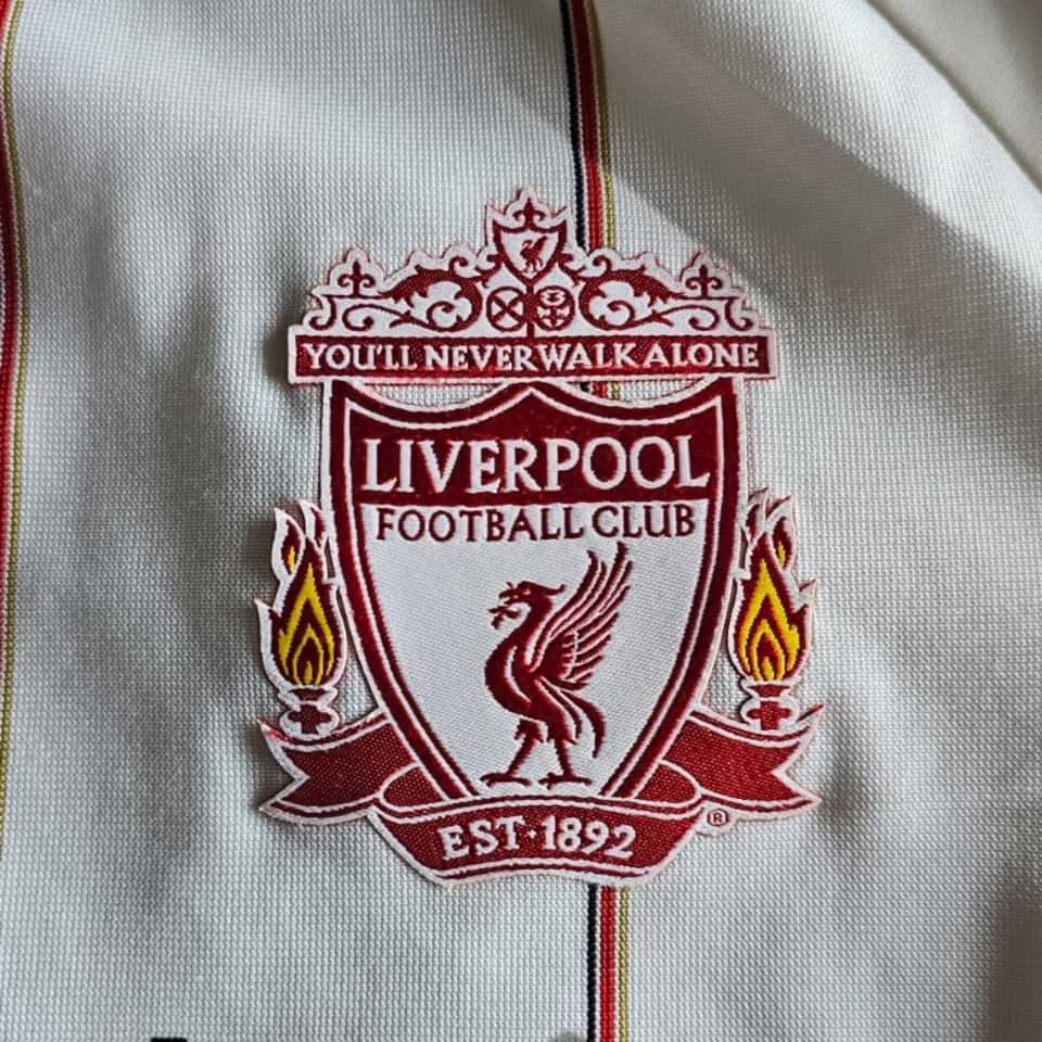 Joe Cole – Match issued – Liverpool – Premier League 2010/11 - Image 6
