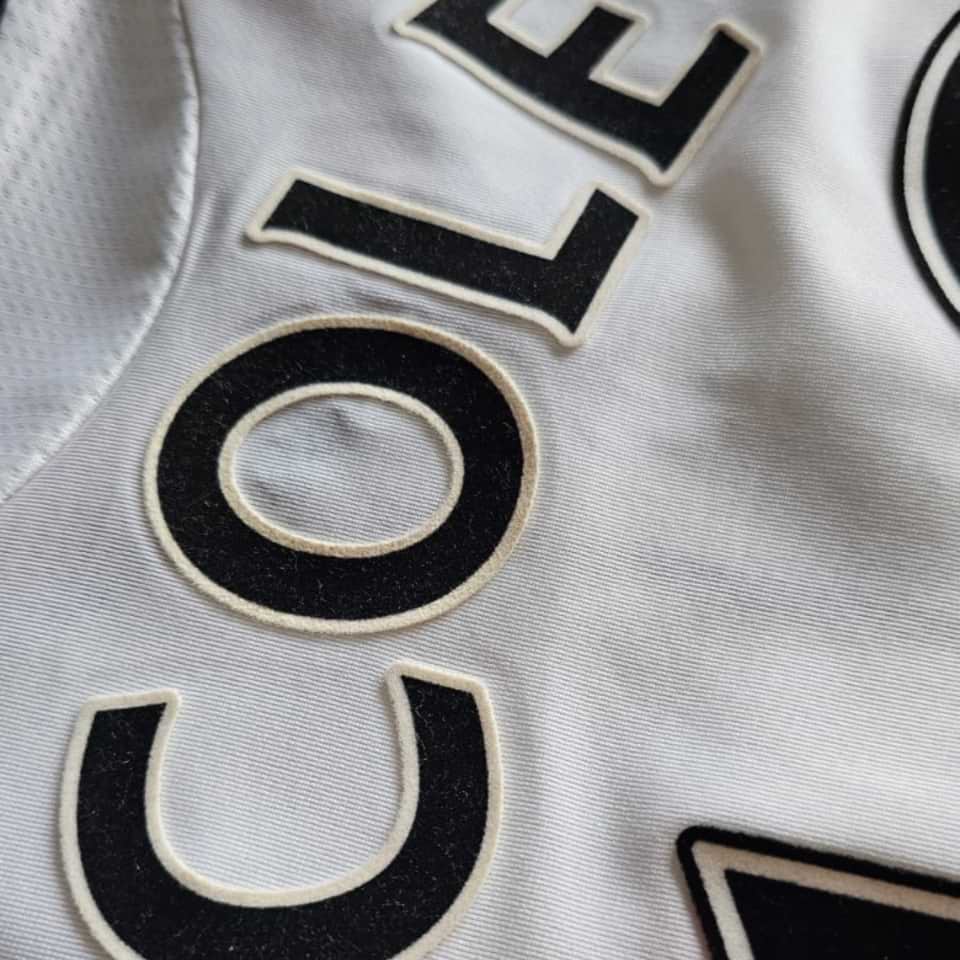 Joe Cole – Match issued – Liverpool – Premier League 2010/11 - Image 16