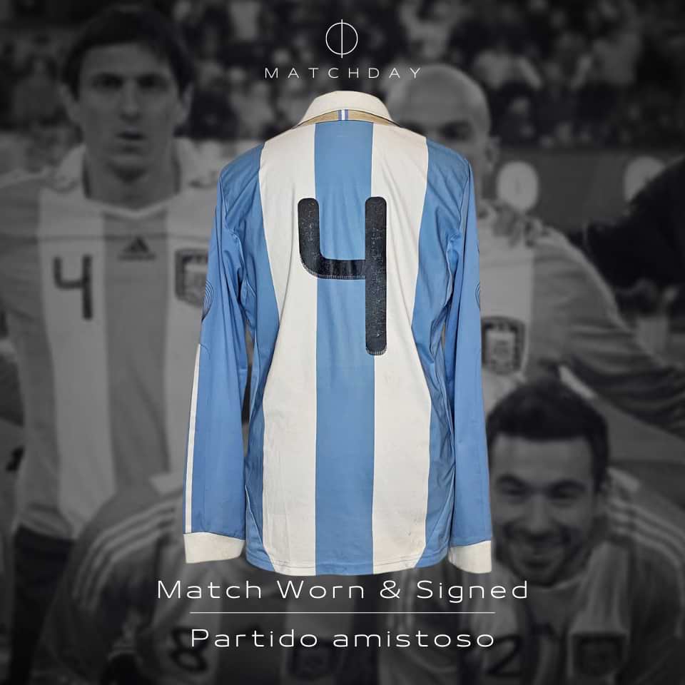 Nicolas Burdisso – Match worn – Signed by Messi – Amistoso internacional - Image 3