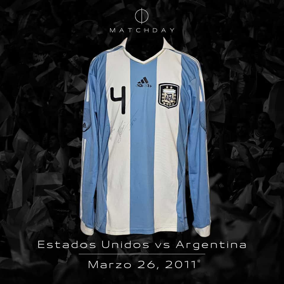 Nicolas Burdisso – Match worn – Signed by Messi – Amistoso internacional - Image 4