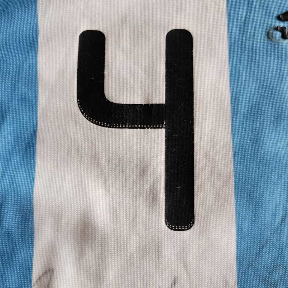 Nicolas Burdisso – Match worn – Signed by Messi – Amistoso internacional - Image 13