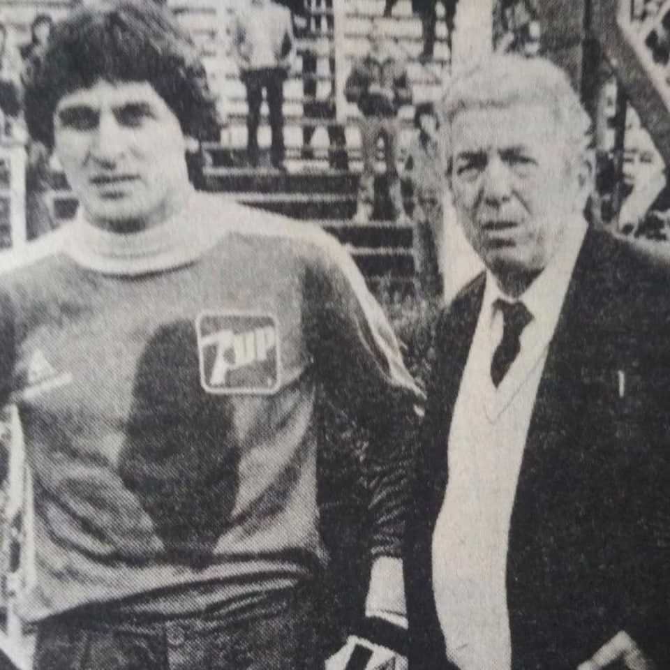 Contrato firmado por Angel Labruna con AAAJ 1983 - Imagen 5