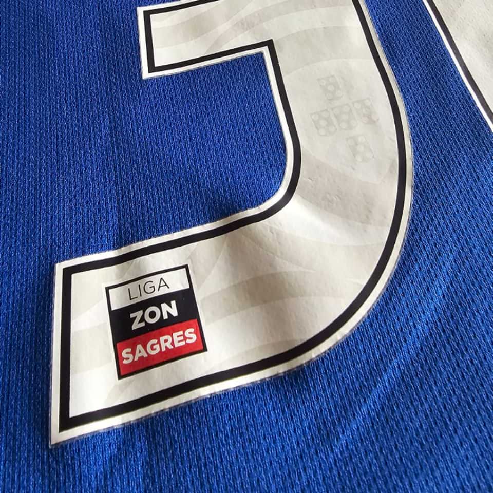Nicolas Otamendi – Match worn – Porto FC vs Benfica SL – Primeira Liga 2011 - Imagen 15