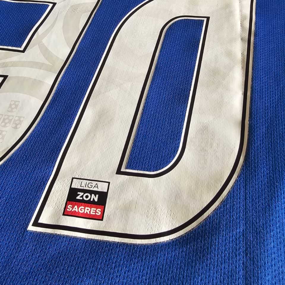 Nicolas Otamendi – Match worn – Porto FC vs Benfica SL – Primeira Liga 2011 - Imagen 16