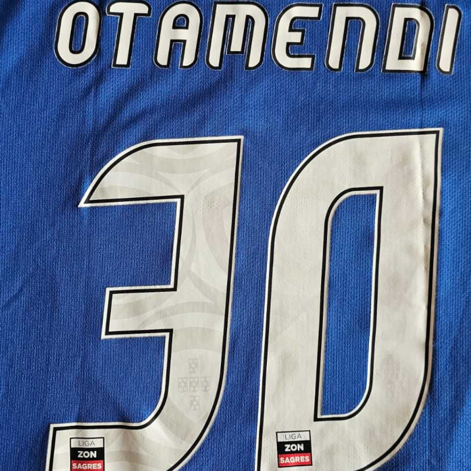 Nicolas Otamendi – Match worn – Porto FC vs Benfica SL – Primeira Liga 2011 - Imagen 20