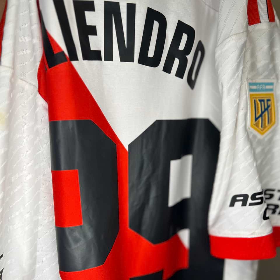 Rodrigo Aliendro – Match worn UNWASHED & PHOTOMATCH – River Plate vs Tigre – Torneo Liga Profesional Argentina 2024 - Imagen 7