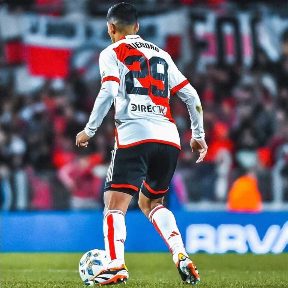 Rodrigo Aliendro – Match worn UNWASHED & PHOTOMATCH – River Plate vs Tigre – Torneo Liga Profesional Argentina 2024 - Imagen 8