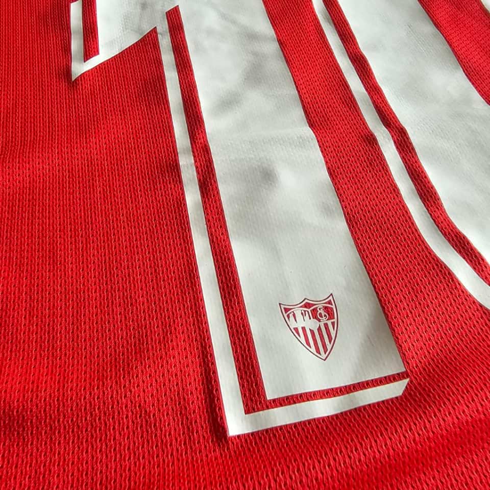 Ever Banega – Match worn – Valencia CF vs Sevilla FC – LaLiga 2018 - Imagen 15