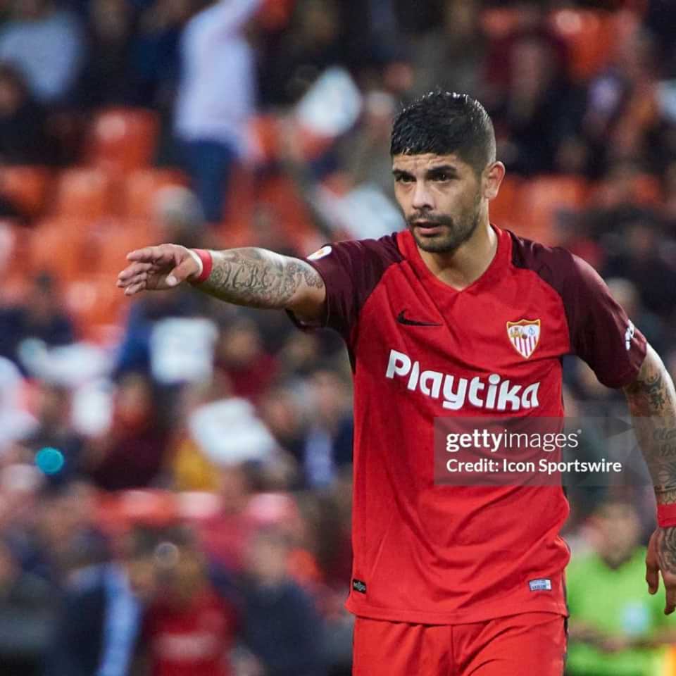 Ever Banega – Match worn – Valencia CF vs Sevilla FC – LaLiga 2018 - Imagen 18