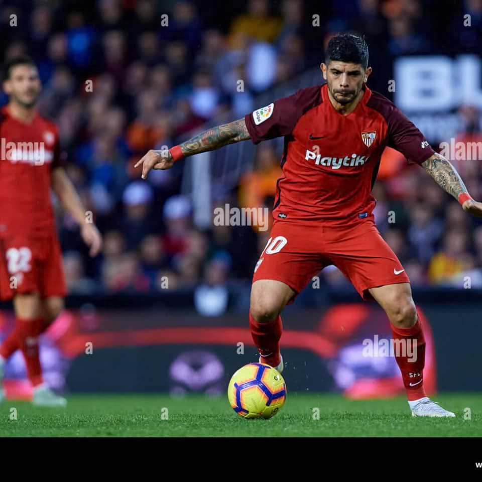 Ever Banega – Match worn – Valencia CF vs Sevilla FC – LaLiga 2018 - Imagen 19