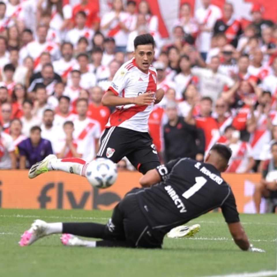 Pablo Solari – Match Worn & Signed game goal ball – River vs Boca – Copa de la Liga 2024 - Imagen 14