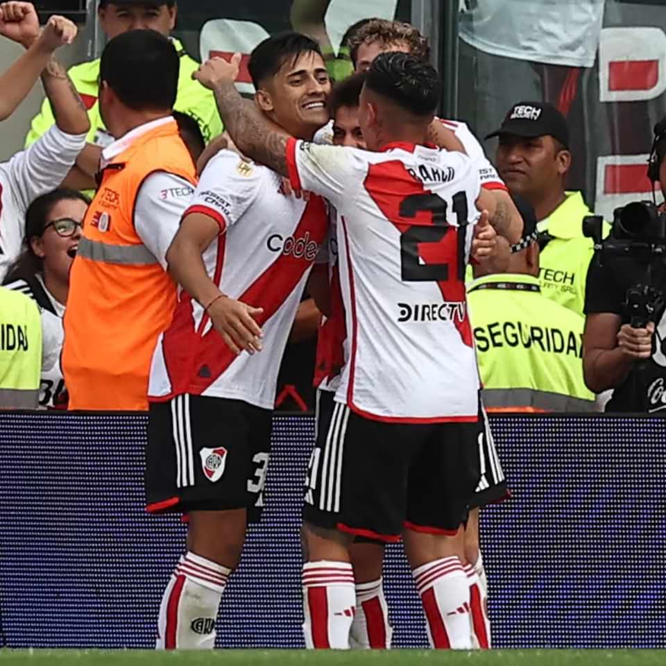 Pablo Solari – Match Worn & Signed game goal ball – River vs Boca – Copa de la Liga 2024 - Imagen 17