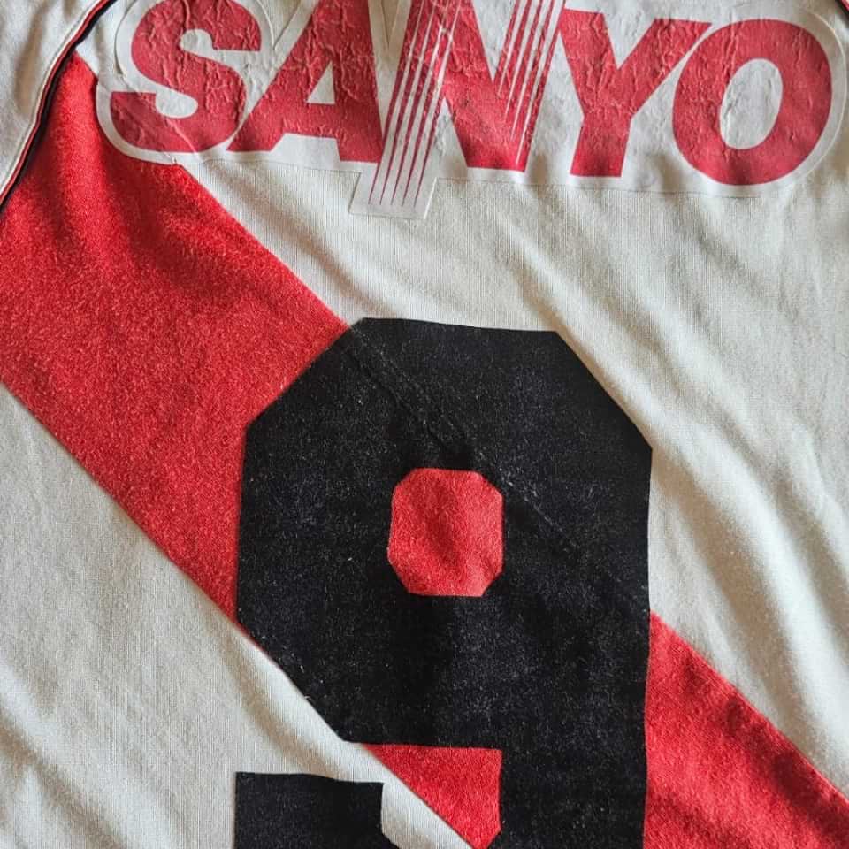 Enzo Francescoli – River Plate – Match worn shirt – Torneo Apertura 1995 - Imagen 15