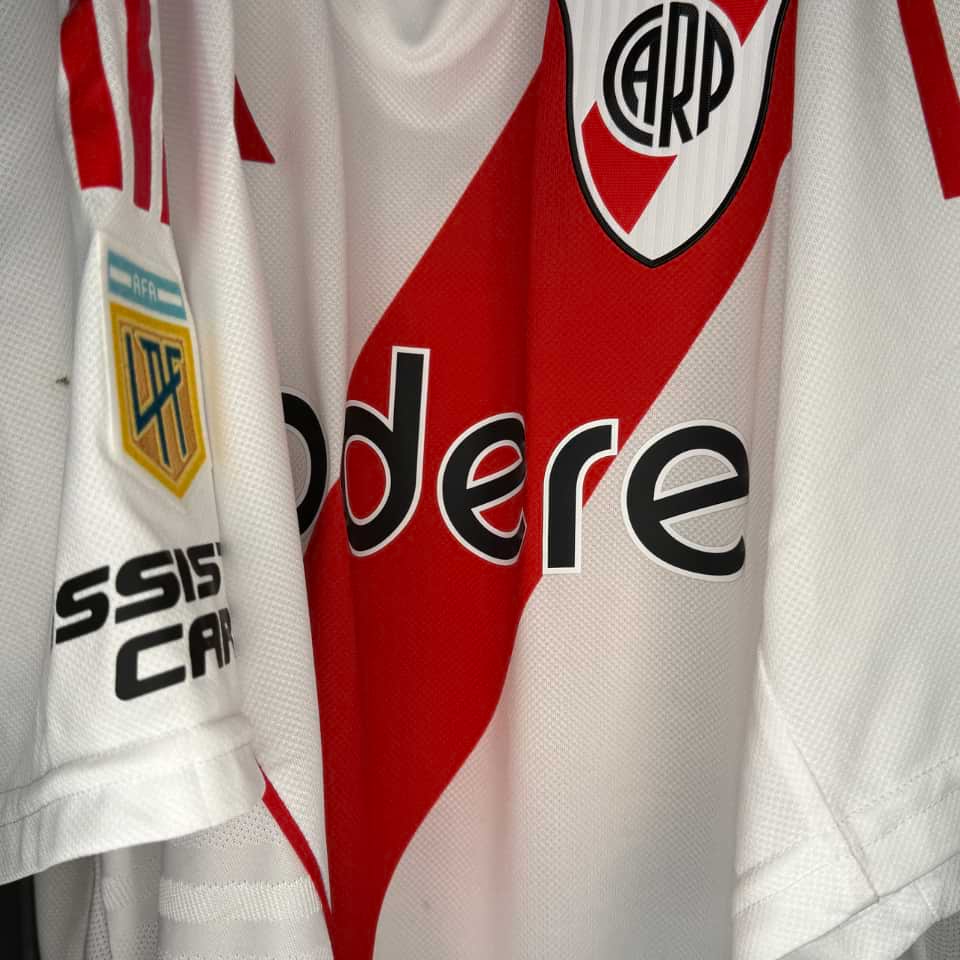 Gonzalo Montiel – River Plate – Torneo Apertura 2025 – MATCH WORN UNWASHED & SIGNED - Imagen 12