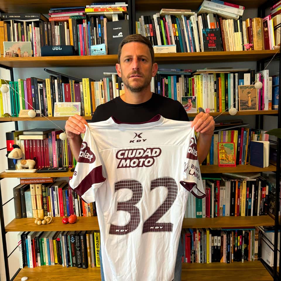 Maximiliano Cáceres – Lanús 2015 – Match Worn in bench - Imagen 6