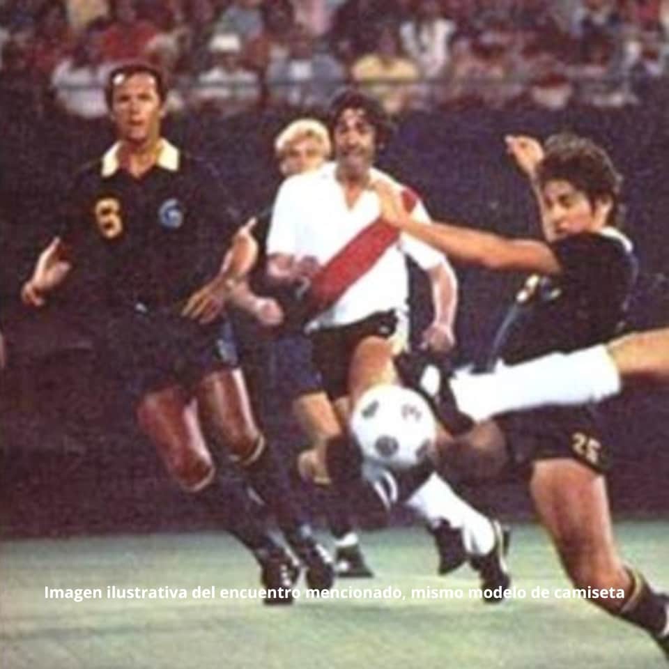 Ramón Díaz – River Plate – Friendly match 1980 – MATCH WORN JERSEY - Imagen 12