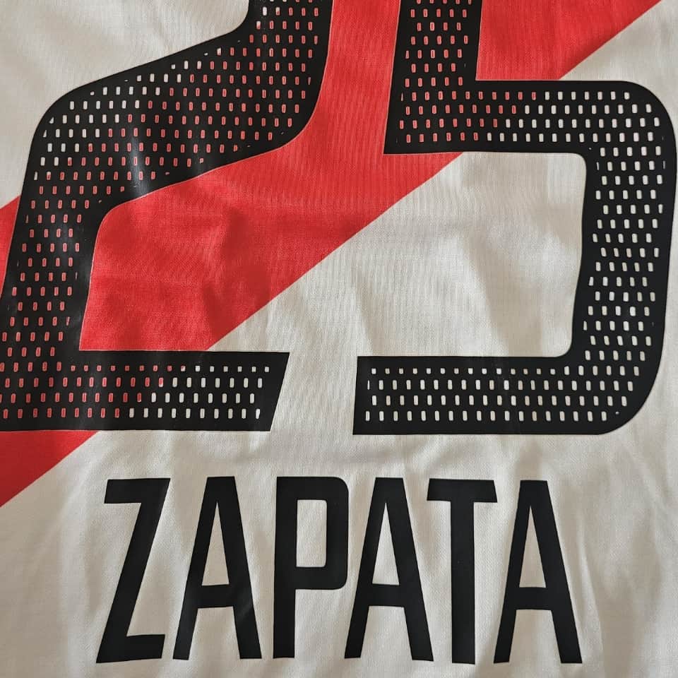 Victor Zapata – River Plate – Copa Libertadores 2005 – MATCH WORN JERSEY - Imagen 20
