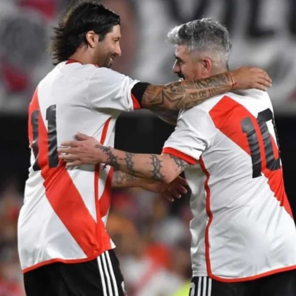 Alejandro “Chori” Dominguez – Leyendas River Plate – Match worn signed unwashed - Image 17