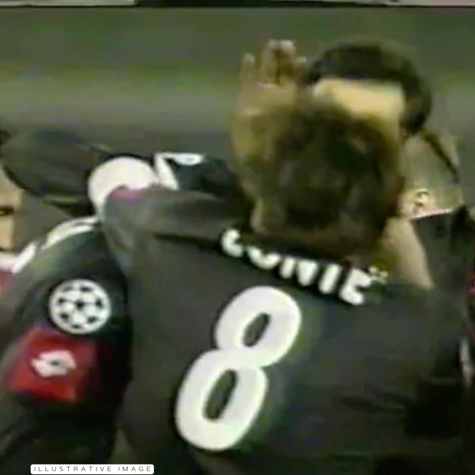Antonio Conte – Juventus FC – UEFA Champions League 2001/02 – MATCH WORN JERSEY - Imagen 8