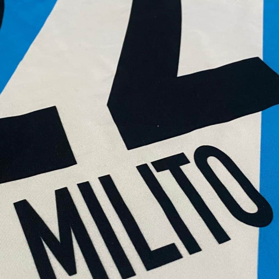 Diego Milito – Partido despedida – Farewell match – SIGNED protocol jersey - Imagen 23