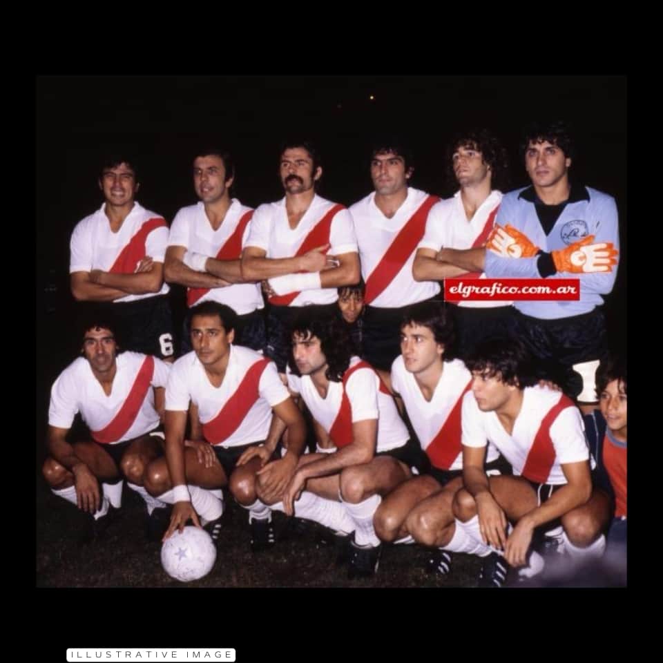 Ubaldo Matildo Filliol – River Plate – Torneo Nacional 1981 – MATCH WORN UNWASHED JERSEY - Imagen 11