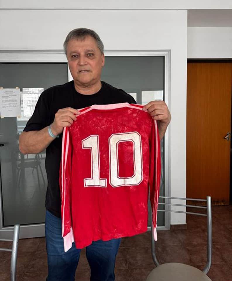 Diego Armando Maradona – Argentinos Juniors – Campeonato Nacional 1980 – MATCH WORN JERSEY - Imagen 7