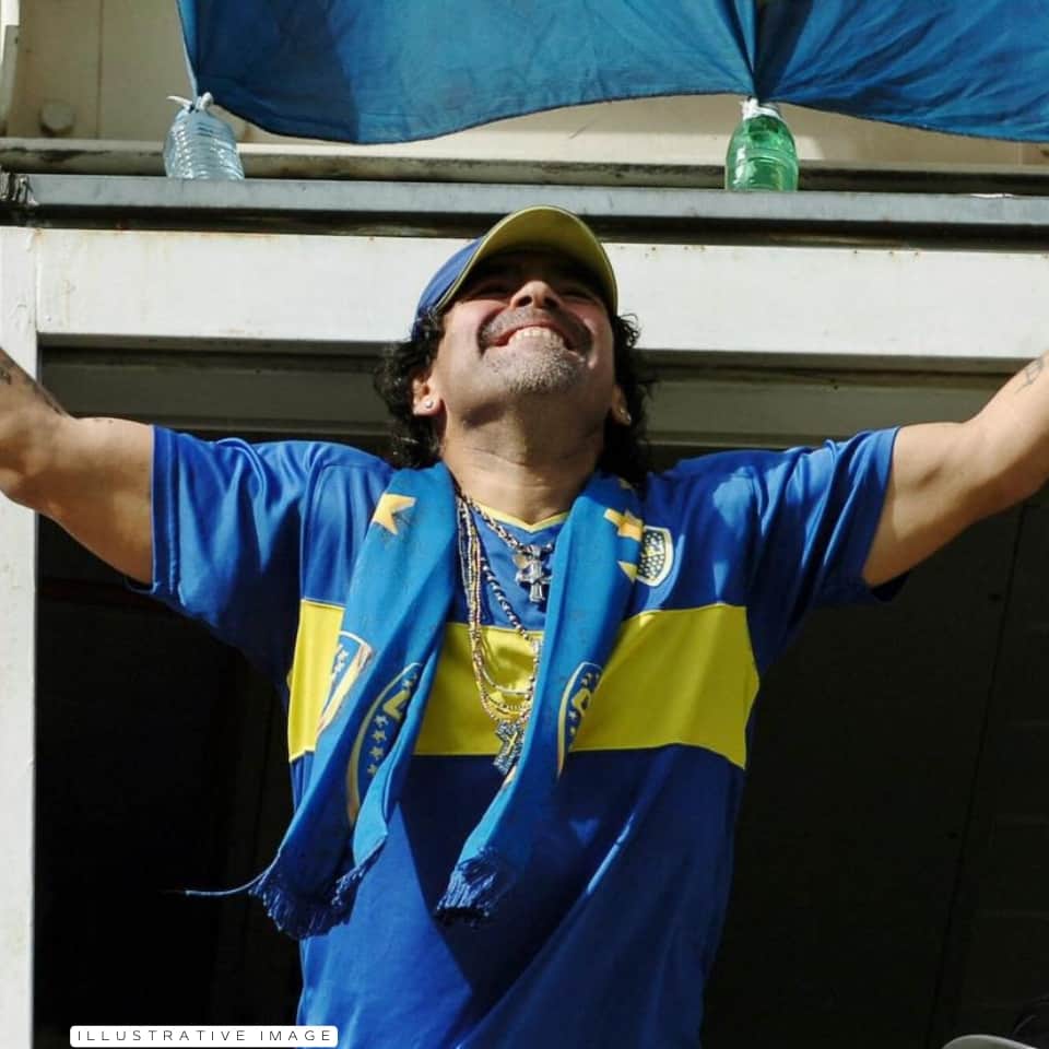 Diego Armando Maradona – Fútbol senior 2005 – MATCH WORN JERSEY - Imagen 8