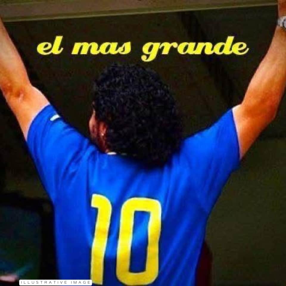 Diego Armando Maradona – Fútbol senior 2005 – MATCH WORN JERSEY - Imagen 11