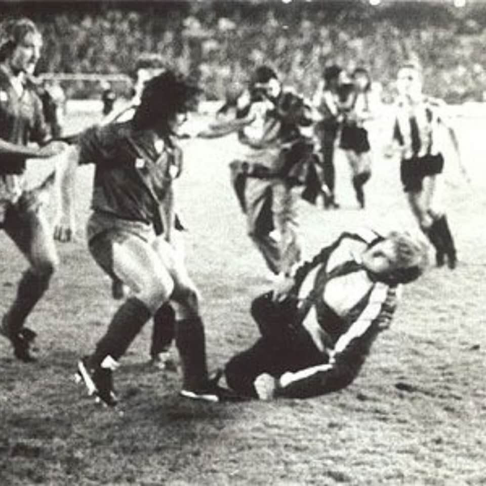 Diego Armando Maradona – FC Barcelona – Copa del Rey 1983/84 – MATCH WORN JERSEY – PHOTOMATCH - Imagen 9