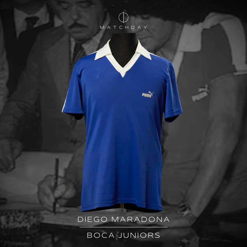 Diego Armando Maradona – Remera Puma – Firma de contrato con Boca Jrs. 1981 – Boca Juniors contract sign shirt 1981