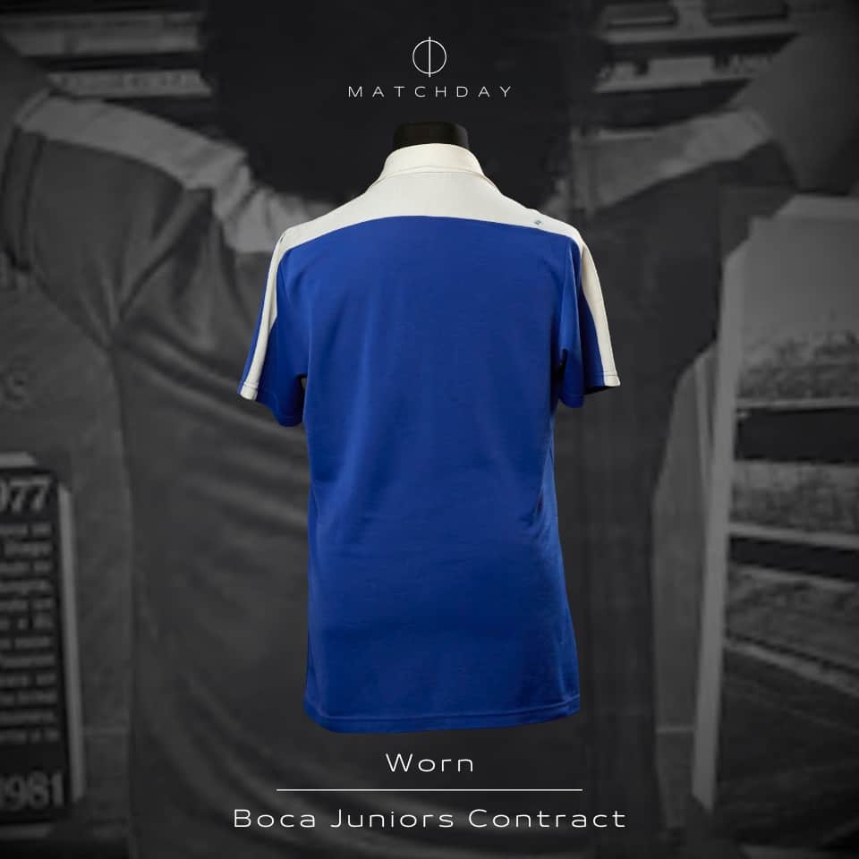 Diego Armando Maradona – Remera Puma – Firma de contrato con Boca Jrs. 1981 – Boca Juniors contract sign shirt 1981 - Imagen 3