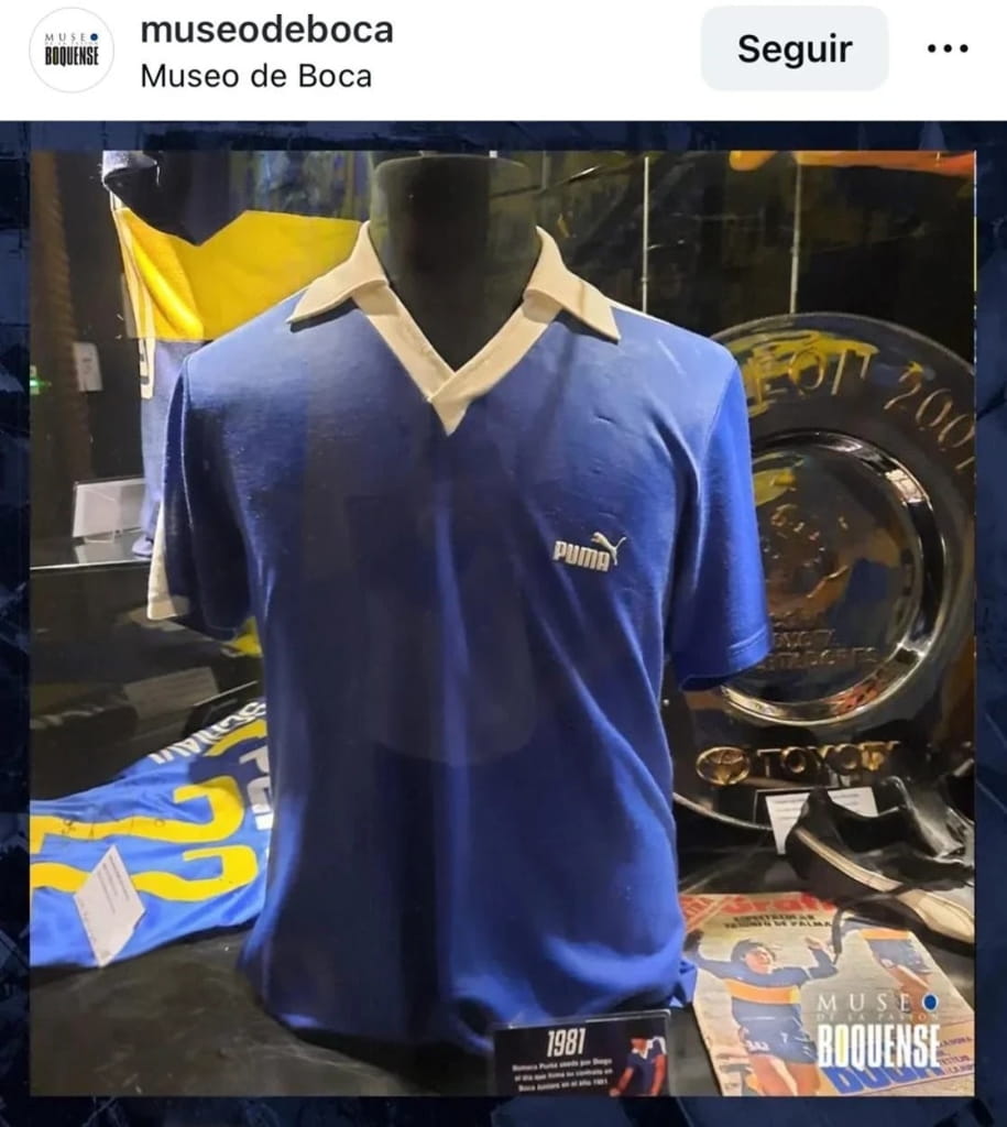 Diego Armando Maradona – Remera Puma – Firma de contrato con Boca Jrs. 1981 – Boca Juniors contract sign shirt 1981 - Imagen 8