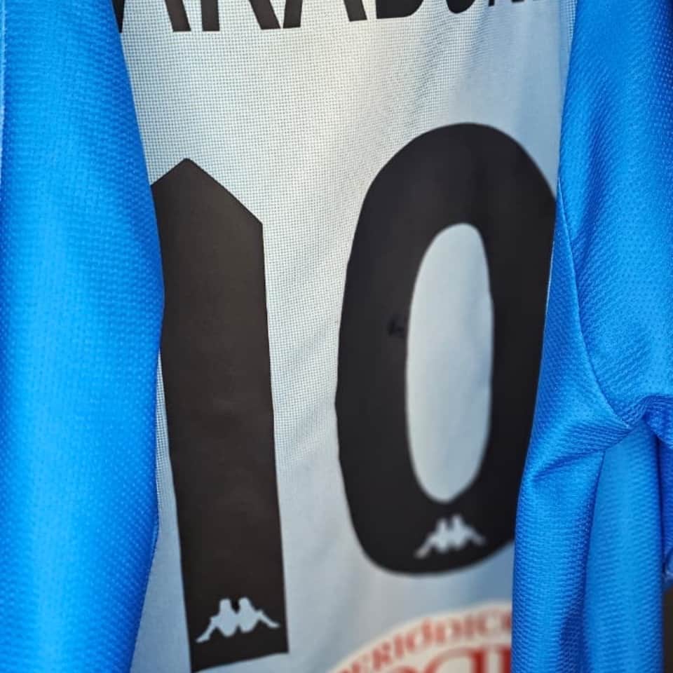 Diego Armando Maradona – MATCH WORN JERSEY – Showbol - Imagen 7