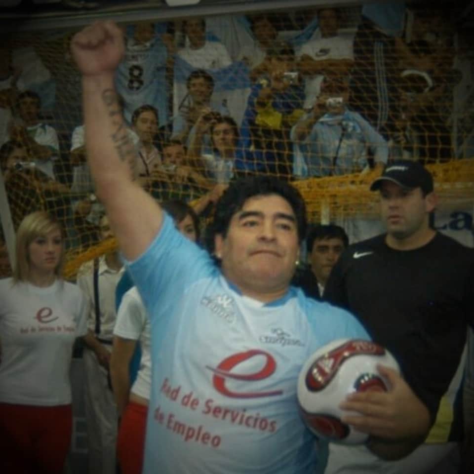 Diego Armando Maradona – MATCH WORN JERSEY – Showbol 2007 - Imagen 9