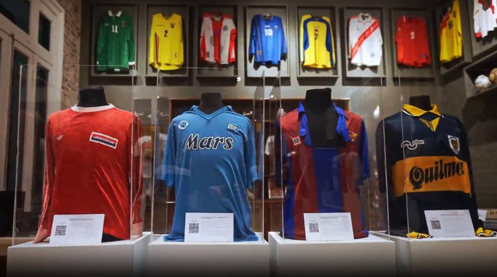 Matchday Auctions presentó su subasta histórica sobre Diego Maradona en el Museo del Fútbol de Buenos Aires.