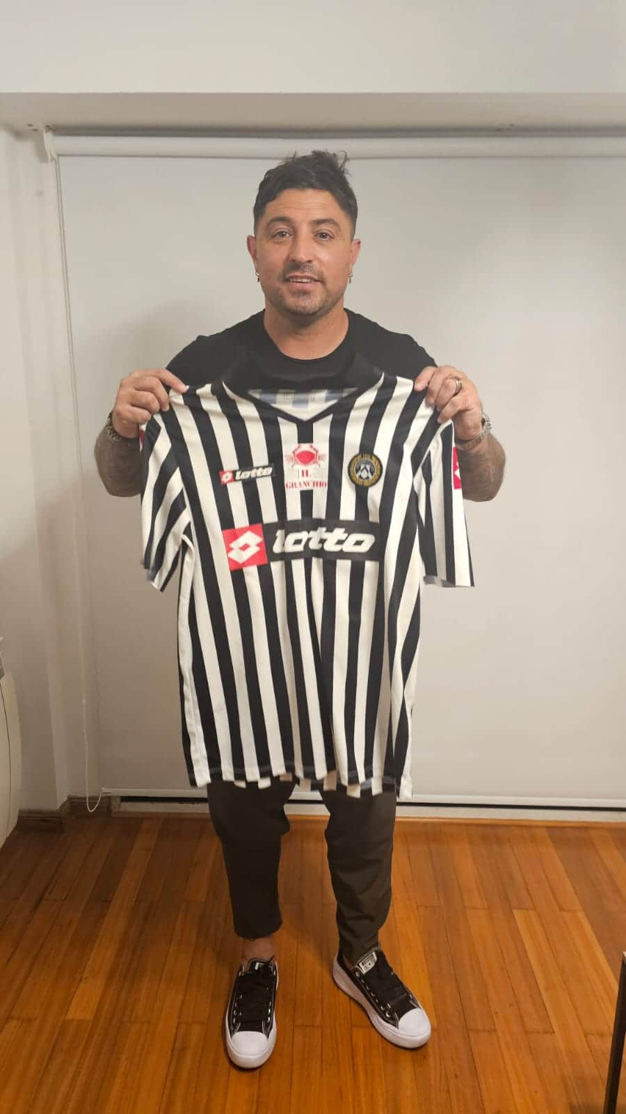Alexis Sánchez – Udinese Calcio – Serie A 2008/09 – MATCH WORN JERSEY – CUT SLEEEVES – P. ALVAREZ COLLECTION - Imagen 6