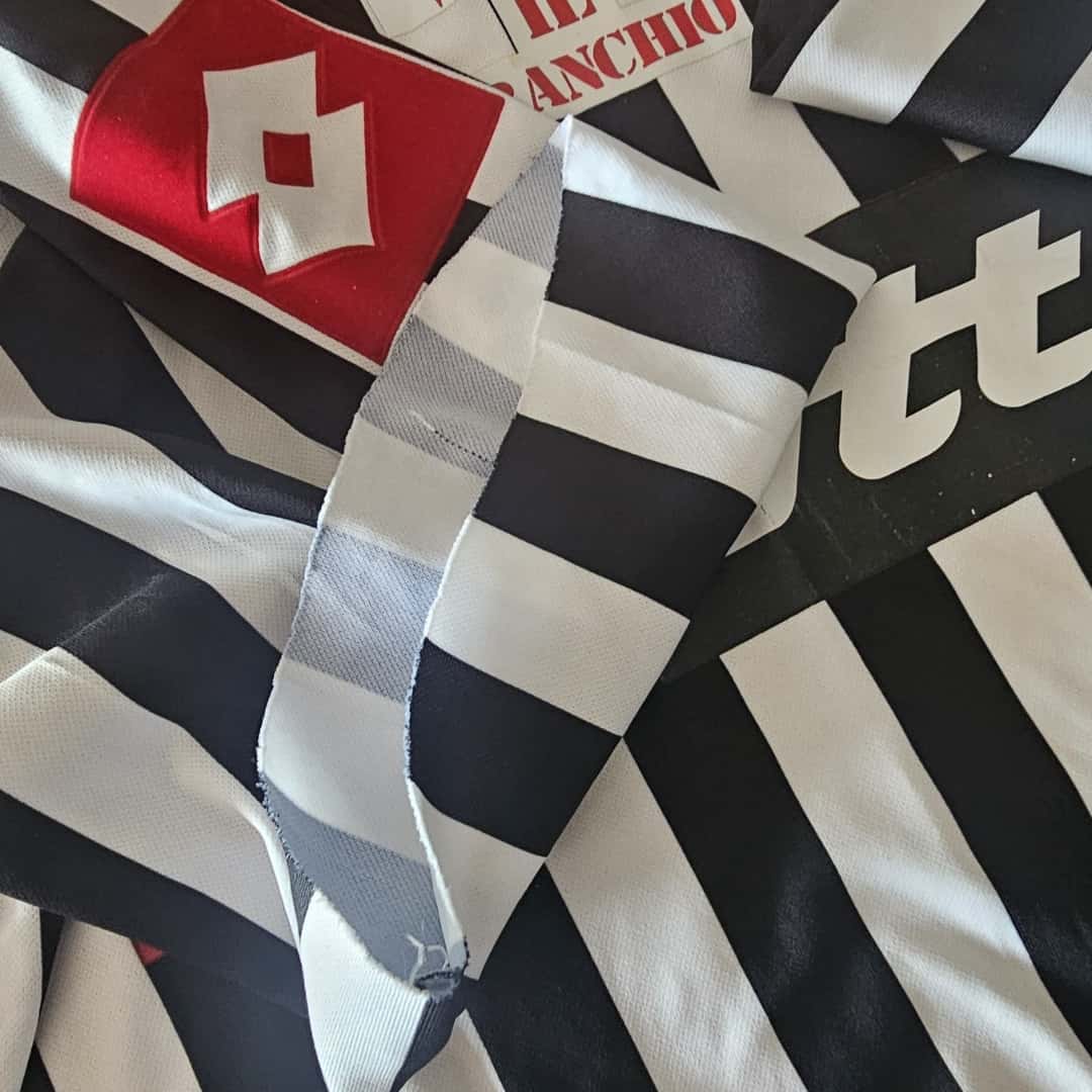 Alexis Sánchez – Udinese Calcio – Serie A 2008/09 – MATCH WORN JERSEY – CUT SLEEEVES – P. ALVAREZ COLLECTION - Imagen 11