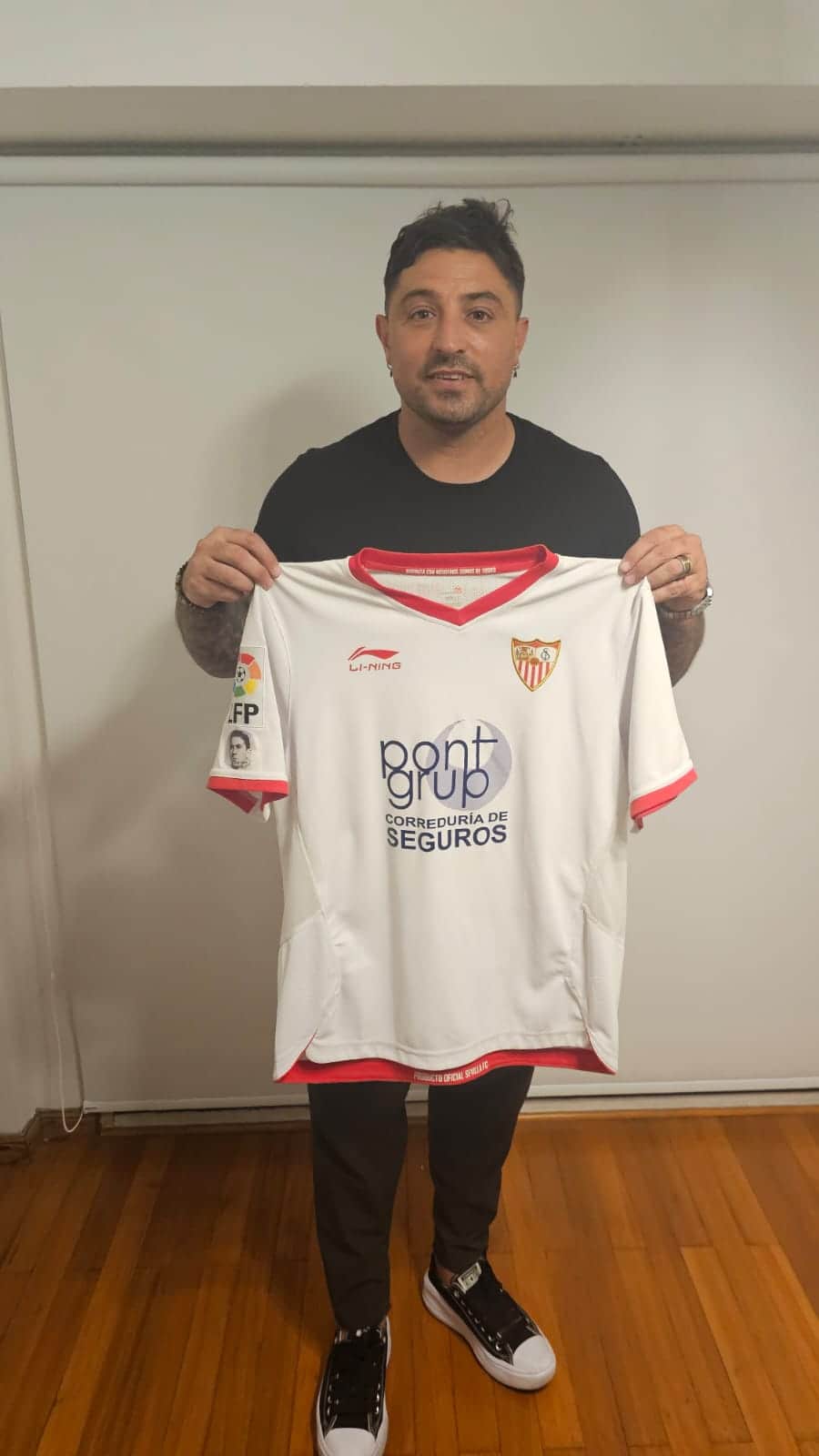 Ivan Rakitic – Sevilla FC – LFP 2011/12 – MATCH WORN JERSEY – P. ÁLVAREZ COLLECTION - Imagen 6