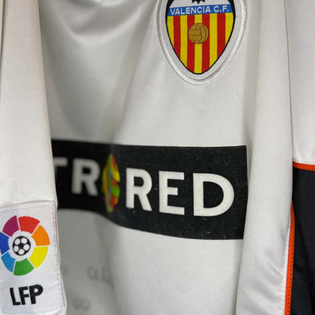 Cristian “Kily” González – SIGNED – Valencia C.F. – LFP 2001/02 – MATCH WORN JERSEY – P. ÁLVAREZ COLLECTION - Imagen 8