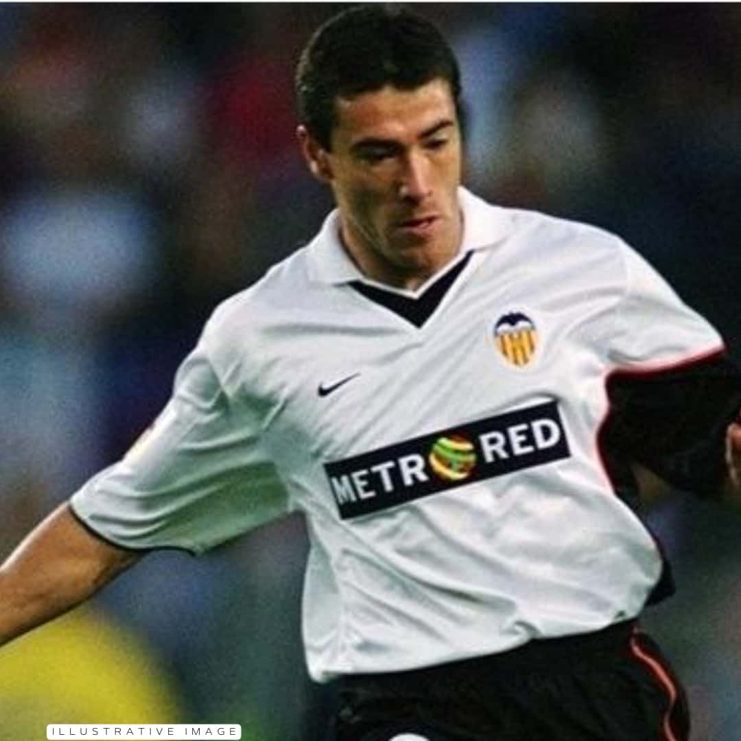 Cristian “Kily” González – SIGNED – Valencia C.F. – LFP 2001/02 – MATCH WORN JERSEY – P. ÁLVAREZ COLLECTION - Imagen 10