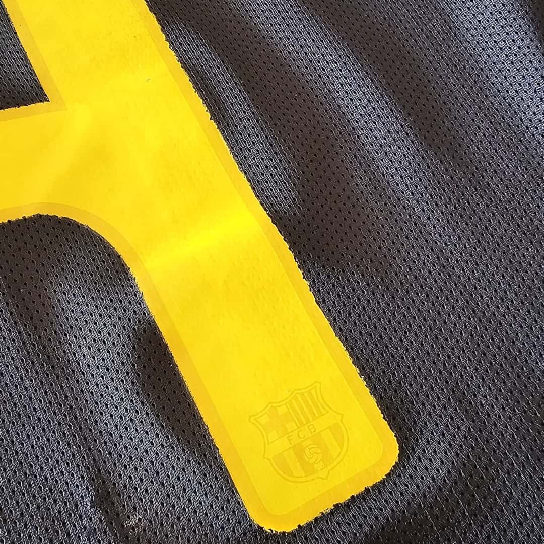 Javier Mascherano – FC Barcelona – LFP 2011/2012 – MATCH WORN JERSEY – P. ALVAREZ COLLECTION - Imagen 6