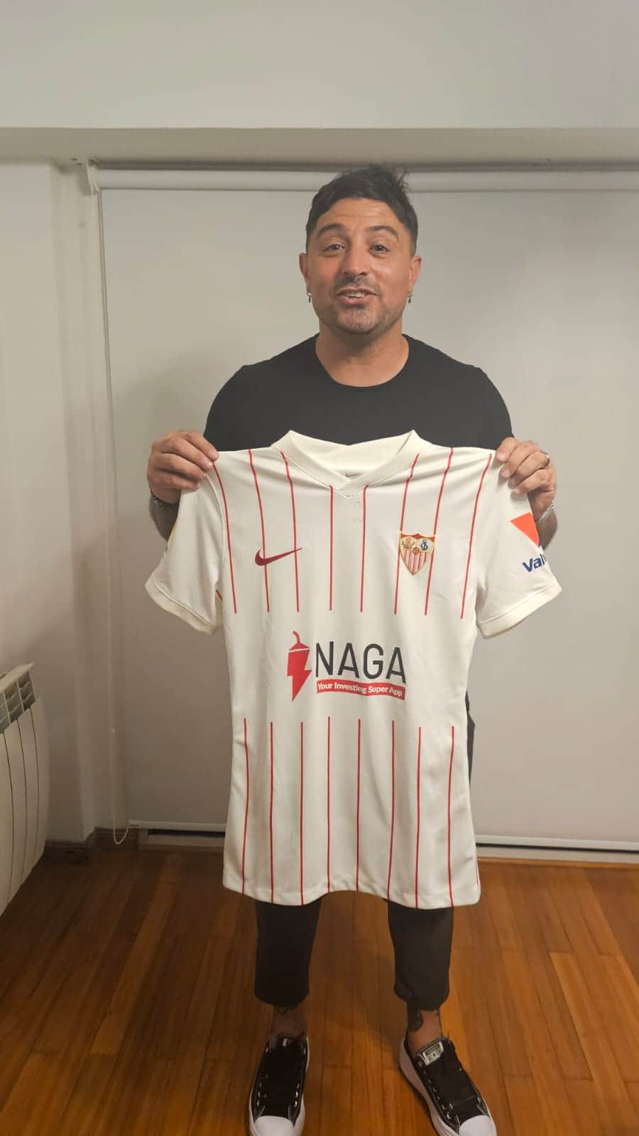 Alejandro Gómez – Sevilla – MATCH WORN JERSEY – LPF 2022/23 – P. ALVAREZ COLLECTION - Imagen 6