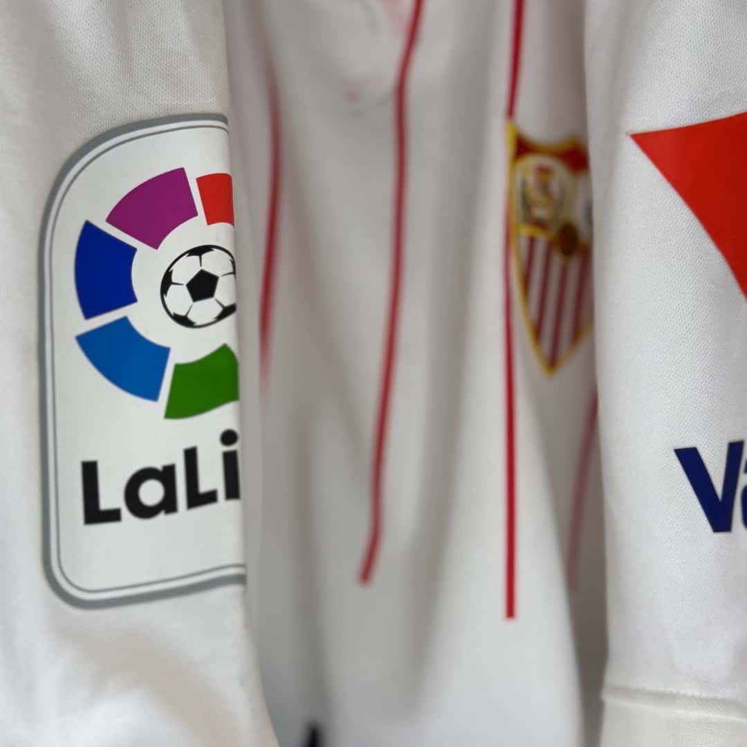 Alejandro Gómez – Sevilla – MATCH WORN JERSEY – LPF 2022/23 – P. ALVAREZ COLLECTION - Imagen 23